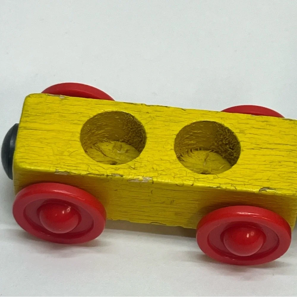 vintage wooden‎ painted magnetic train primary colors kids display 3 pc as is